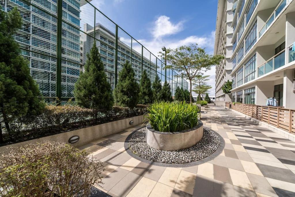 02 Palazio Japanese Style Mount Austin Wifi & Netflix Apartment