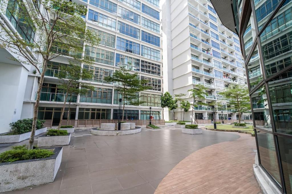02 Palazio Japanese Style Mount Austin Wifi & Netflix Apartment *